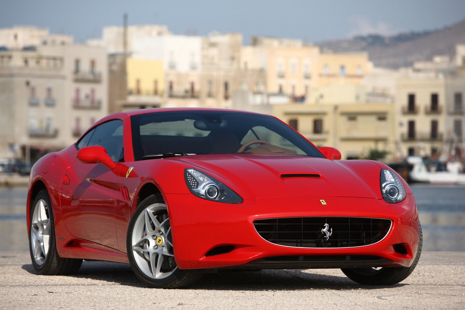 Il proprietario di una Ferrari che affida l’auto a un soggett...