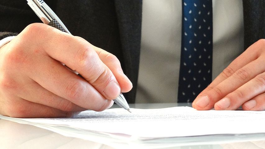 All’avvocato sospeso è inibita anche l’attività stragiudizial...