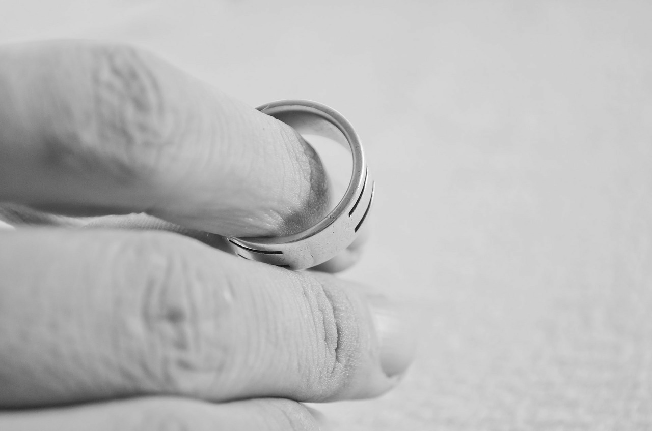 Depositato il ricorso di separazione o di divorzio i coniugi ...