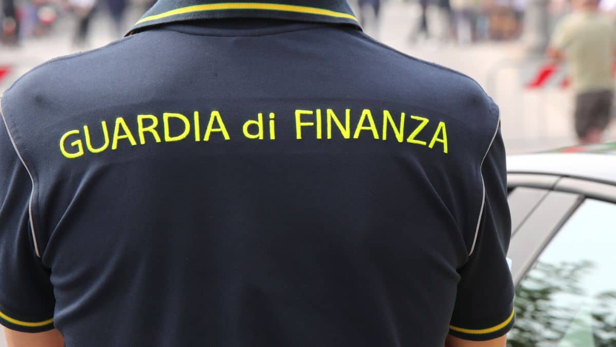 Militare appartenente al reparto S.C.I.C.O. della Guardia di ...