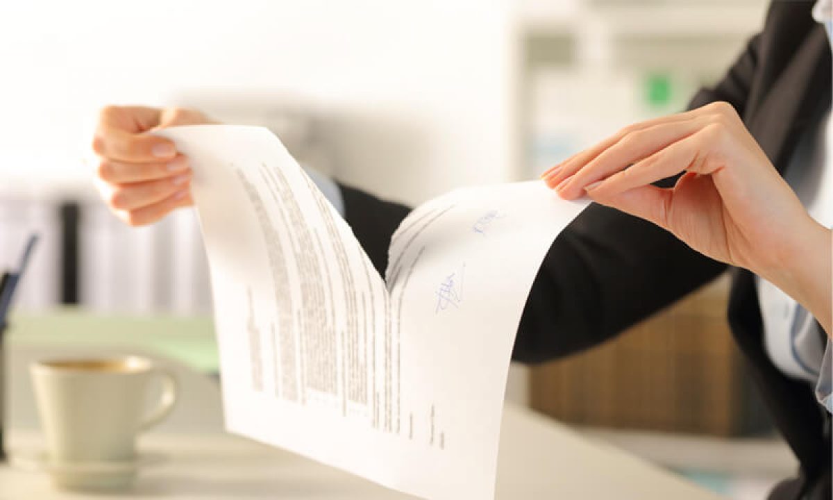 La scrittura privata che costituisce un diritto di superficie...