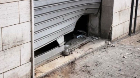Una saracinesca di un magazzino viene danneggiata:  può dirsi...
