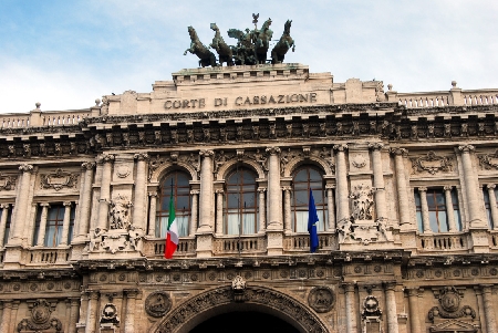 Indagati per concorso nel reato: l’impugnazione di uno può gi...