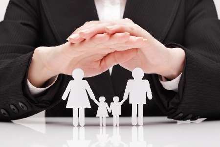 La moglie possiede l’attitudine al lavoro, ma è disoccupata....