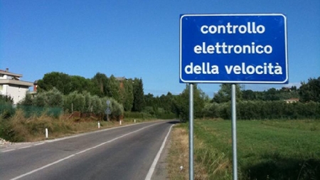 Controlli di velocità. Sembra incredibile ma è vero. Il Minis...