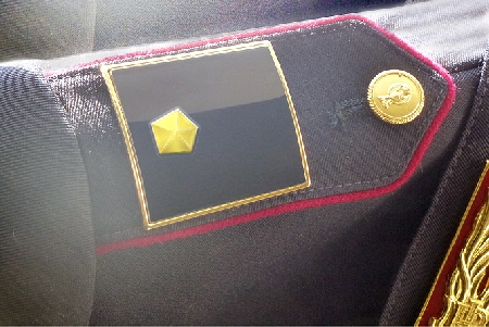 Poliziotto induce due impiegate del casellario giudiziale chi...