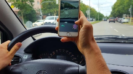 Quando non vige il divieto di utilizzo del cellulare alla gui...