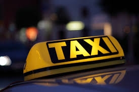 Sulla revoca della licenza del servizio pubblico di taxi.