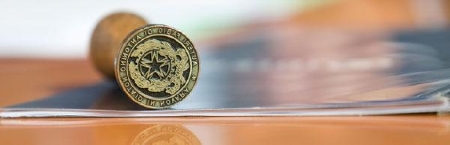 Il notaio, nell'attestare l'identità personale delle parti, d...