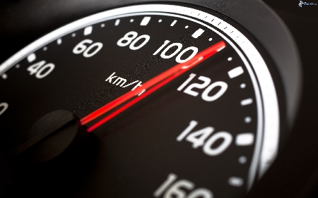 Superare di 0,1 Km/h il limite di velocità impone l'applicazi...