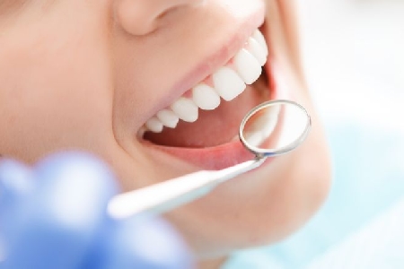 Falso direttore sanitario di uno studio dentistico privo dell...