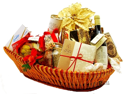 Avvocato manda cesto natalizio al Giudice. Regalo a base di a...