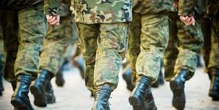 Militari. Incompatibilità professionali e aspettativa per mot...