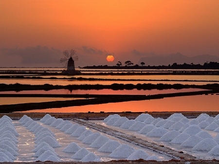 Stagnone di Marsala. Gestore di stabilimento balneare non ott...