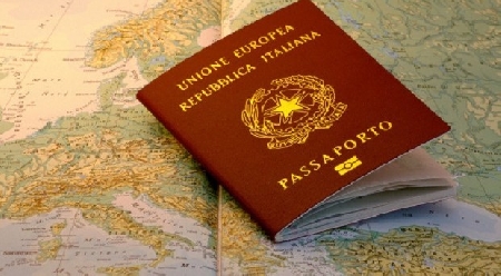 E' illecito ritirare o negare il passaporto ad un padre perch...