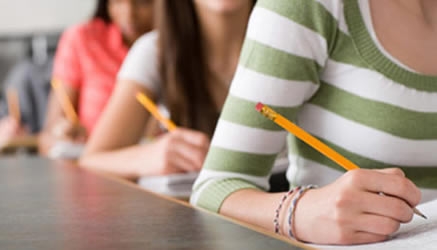 Copiare e far copiare la prova dell'esame di guida è reato ai...