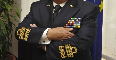 Due ufficiali della Marina militare imputati di truffa aggra...