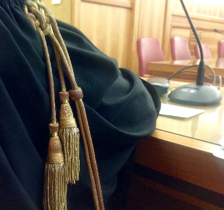 Integra il reato di estorsione la condotta del datore di lavo...