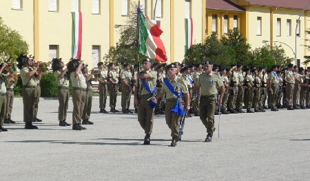 Le caserme militari sono luoghi sensibili. Si applica quindi ...