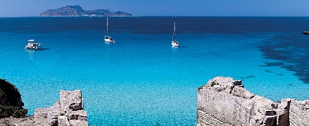 Isola di Favignana. Medici specialisti presso la A.T. con fun...