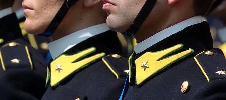 Gravità del comportamento del militare e appartenenza del med...