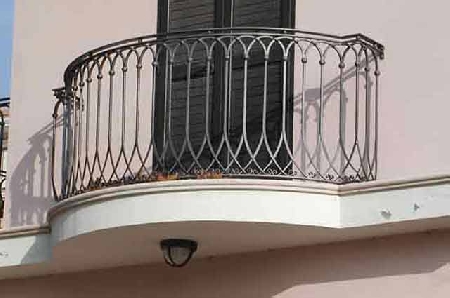Condominio: la ringhiera del balcone privato è parte comune? ...