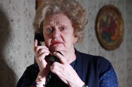 Nonna maltrattata dal nipote.