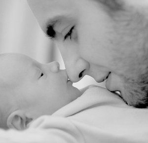 Un uomo, distrutto dalla prematura morte – a seguito di un in...