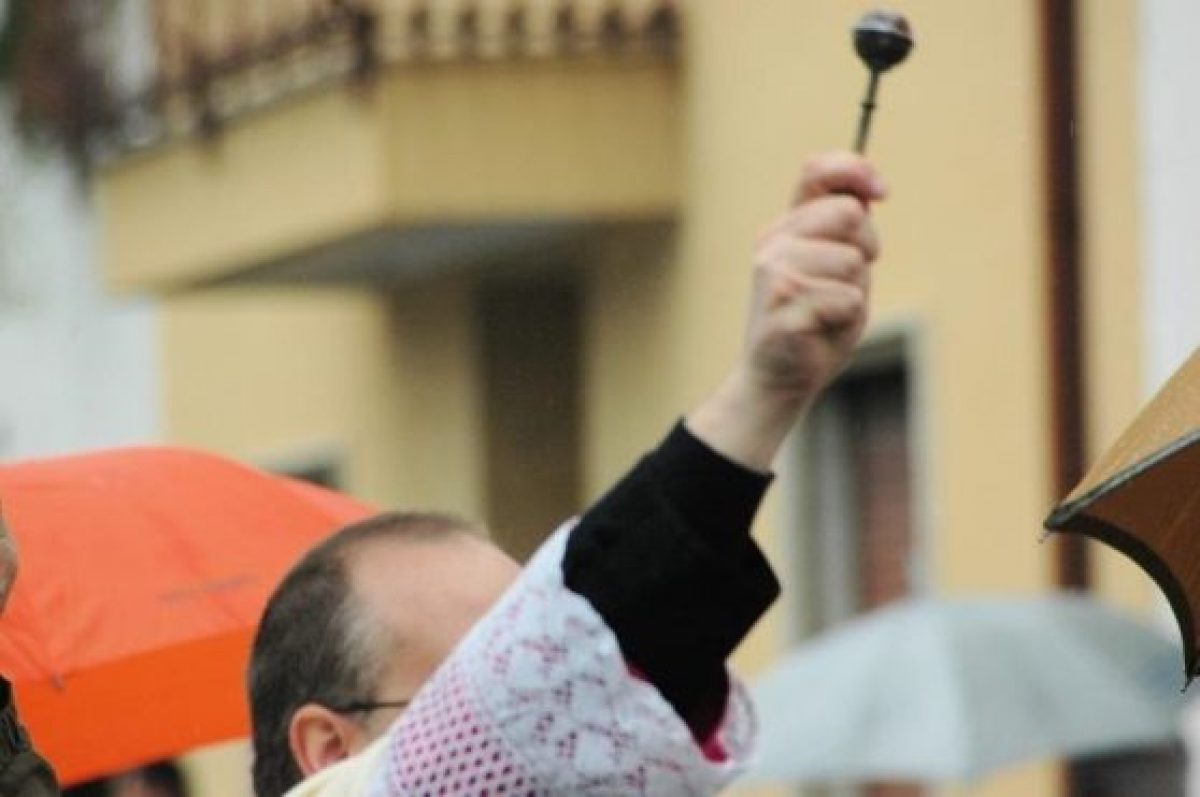 La benedizione a scuola non è un atto d'indottrinamento c...