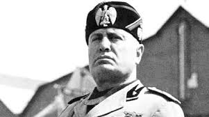 Maresciallo capo dell'Arma detiene nel proprio ufficio, dove ...