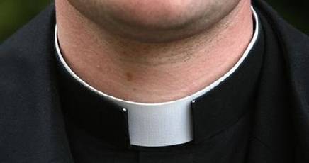 Offerte prelevate dalla cassetta delle elemosine sotto gli oc...