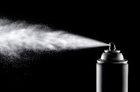 La bomboletta contenente gas urticante è arma comune da sparo...