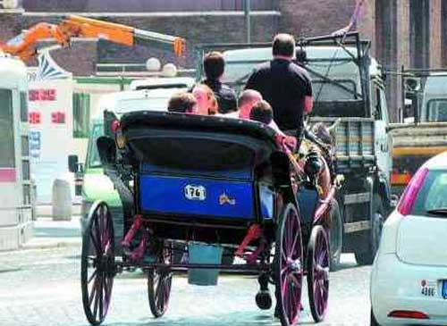 Roma. Annullato il regolamento sulle carrozze trainate da cav...