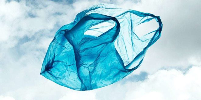 Busta di plastica fa cadere il motociclista. L'Anas non è...