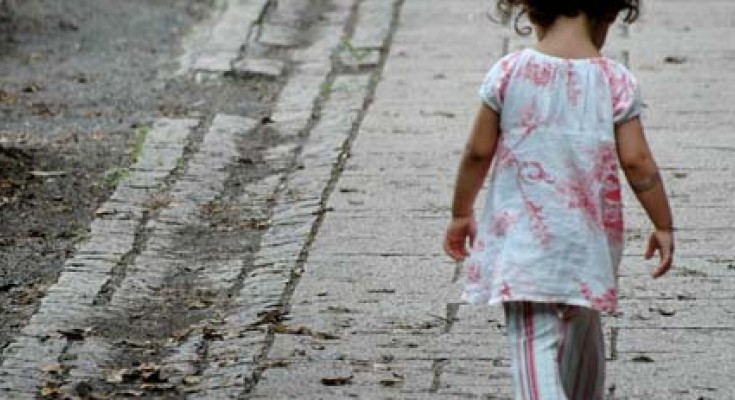 Avvalersi di un minore per mendicare -pur essendo pratica deg...