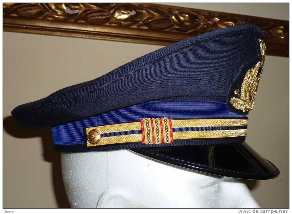 Sottoufficiale dell'Aeronautica Militare con il grado di ...