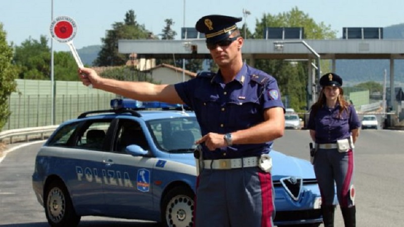 Il conducente di un veicolo deve accertarsi che tutto funzion...