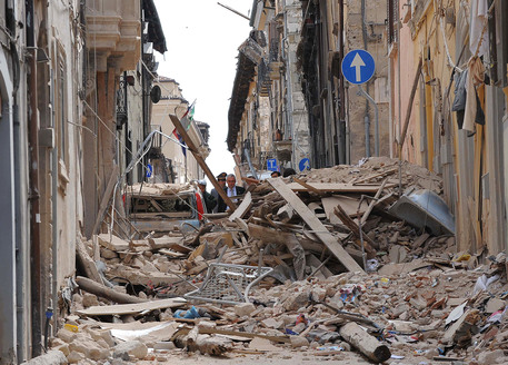Terremoto: sussiste il concorso di colpa delle vittime che, n...
