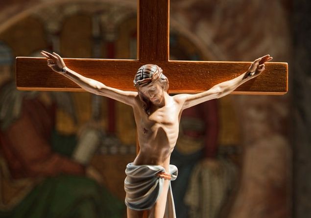 Simboli religiosi: il datore li può vietare se la regola vale...