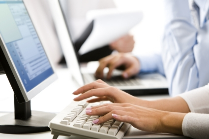Blogger condannato per diffamazione: ha consentito che un com...
