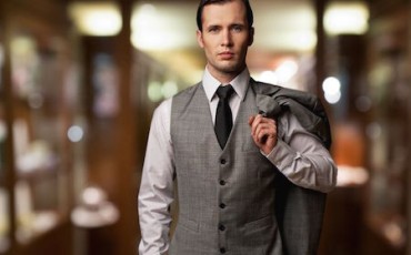 Chi simula di essere avvocato (senza esserlo) commette il rea...