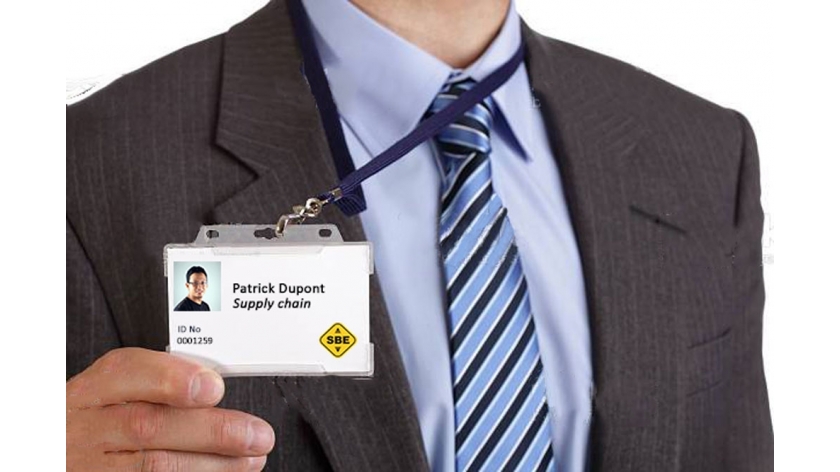 Strisciare il badge della collega assente costa il licenziame...