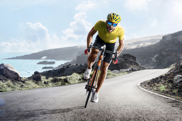 Ciclista cade e risulta avere assunto alcool e cannabis: legi...
